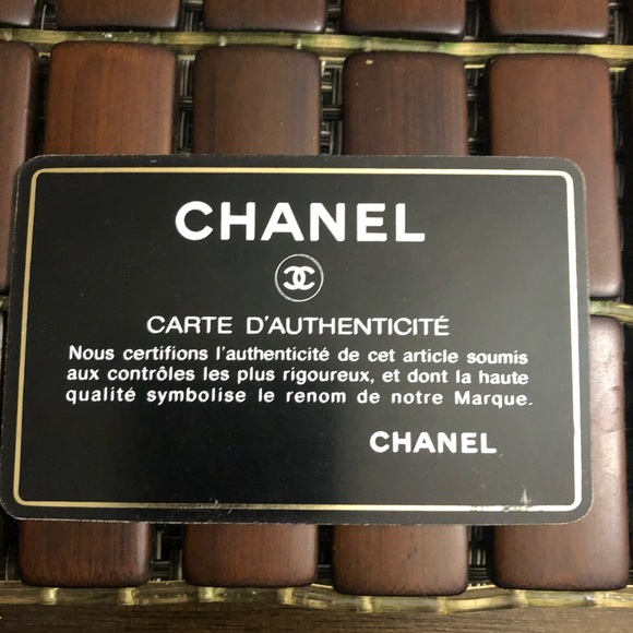 Authentic CHANEL Dark Navy Lambskin Tote - Picture 7 of 16